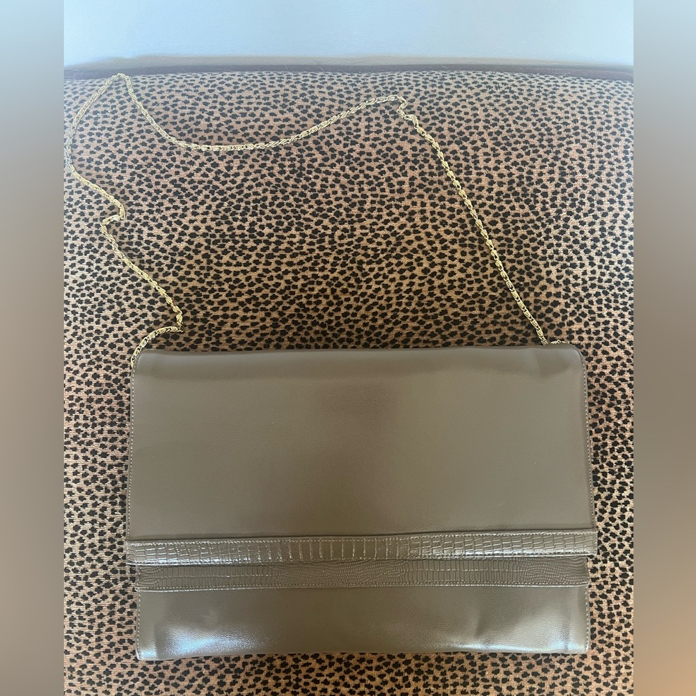 Vintage Andé clutch with chain strap